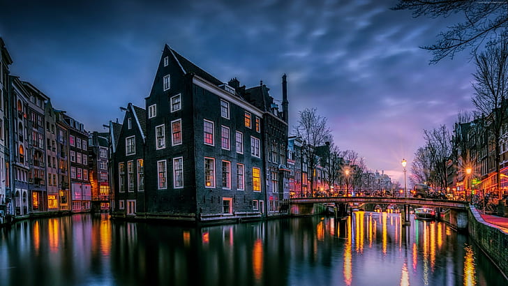 4k-amsterdam-channel-wallpaper-preview